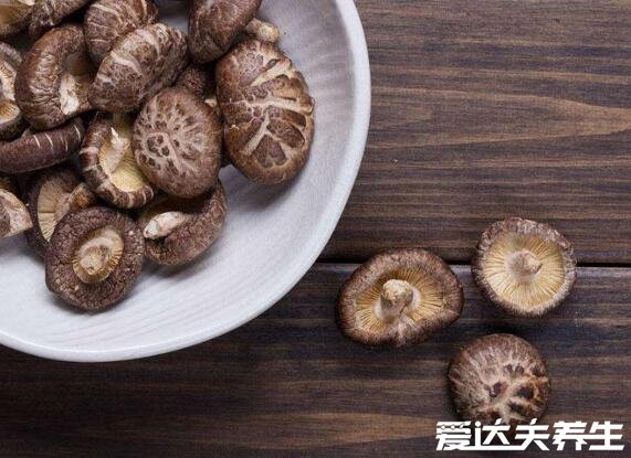 降血脂最有效5種食物，堅(jiān)果/燕麥/香菇/綠豆/牛油果