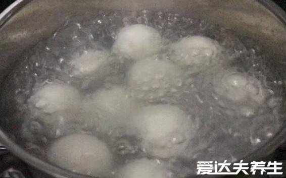 湯圓怎么煮才好吃，熱水下鍋八分鐘直到浮起方可食用