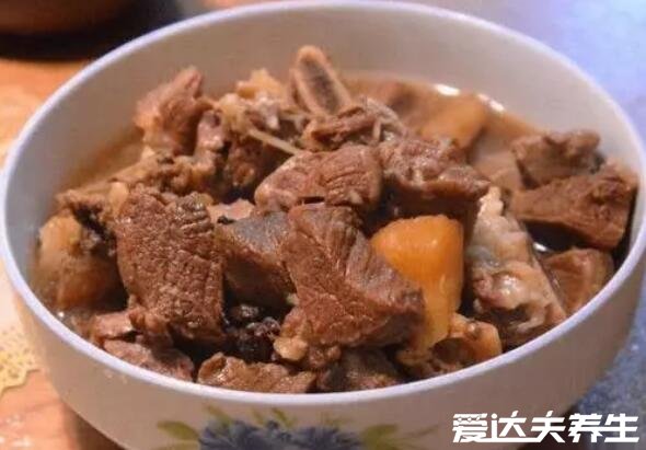 燉牛肉最忌諱兩種佐料，加花椒大料的牛肉又柴又腥