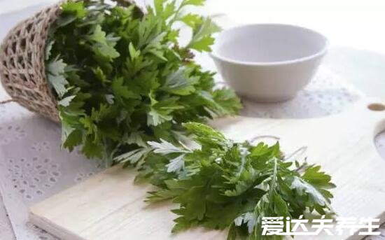 艾草的功效和作用和禁忌，可調(diào)理月經(jīng)/祛濕散寒但陰虛血熱者慎服