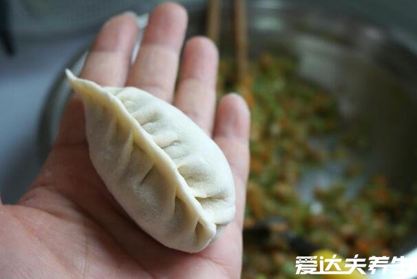 蒸餃子需要多長時間，皮薄素餡水開蒸10分鐘/皮厚肉餡15-20分鐘