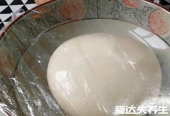 做饅頭怎么發(fā)面才松軟，酵母和面粉的比例十分中重要(附步驟圖)