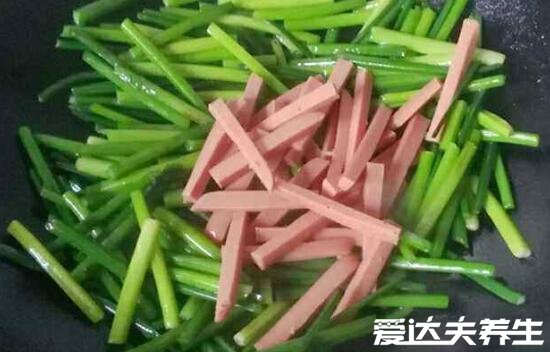 韭菜苔和什么一起炒好吃，瘦肉/雞蛋/香腸/豆腐皆可(附制作方法)