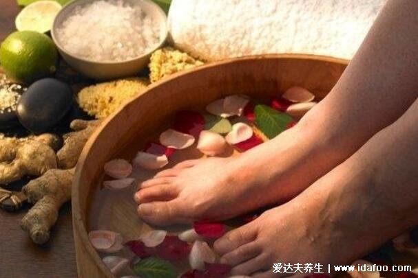 女性去濕氣最快的方法，泡腳/食補/拔罐見效快(5種方法)