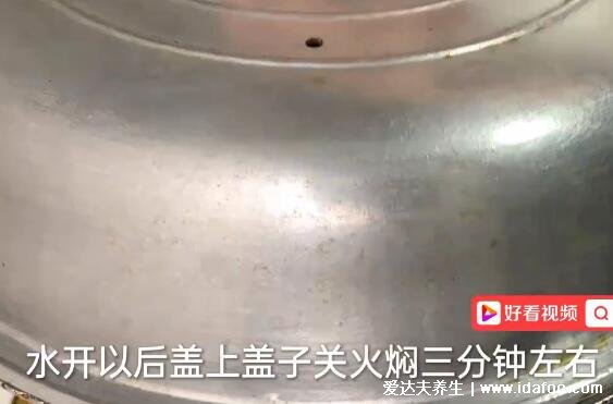 生板栗怎么去皮和殼，板栗切兩刀隔水蒸燜很好剝(3個方法有視頻)