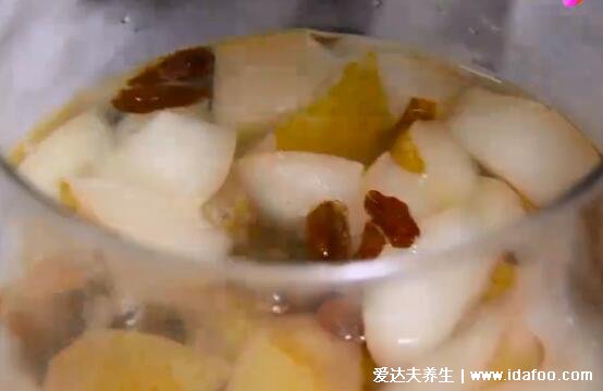 正確煮梨水的方法，梨子去核但不去皮可加枸杞(視頻做法及詳細(xì)步驟)