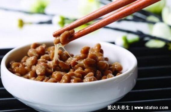 納豆是什么，納豆的功效與作用吃法(黃豆經(jīng)過納豆菌發(fā)酵制成)