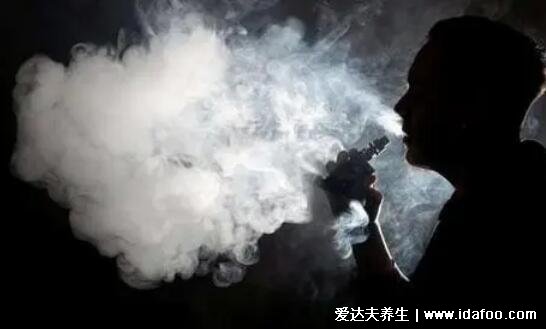 電子煙對(duì)人體的危害有多大，抽2年電子煙身體像60歲老煙民的肺！