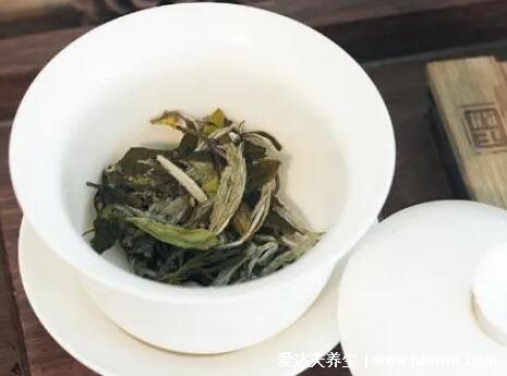 夏天喝什么茶比較好對(duì)身體，宜綠茶/菊花茶/蓮子茶等6類茶