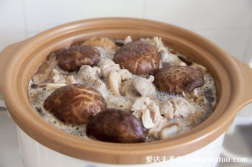 高尿酸與“飲食”有關(guān)嗎？這4類食物，盡量少吃